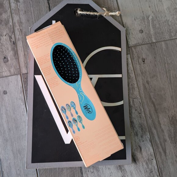 Wet Brush, Disney Princess Moana Detangler, Limited Edition, NEW - Picture 2 of 4